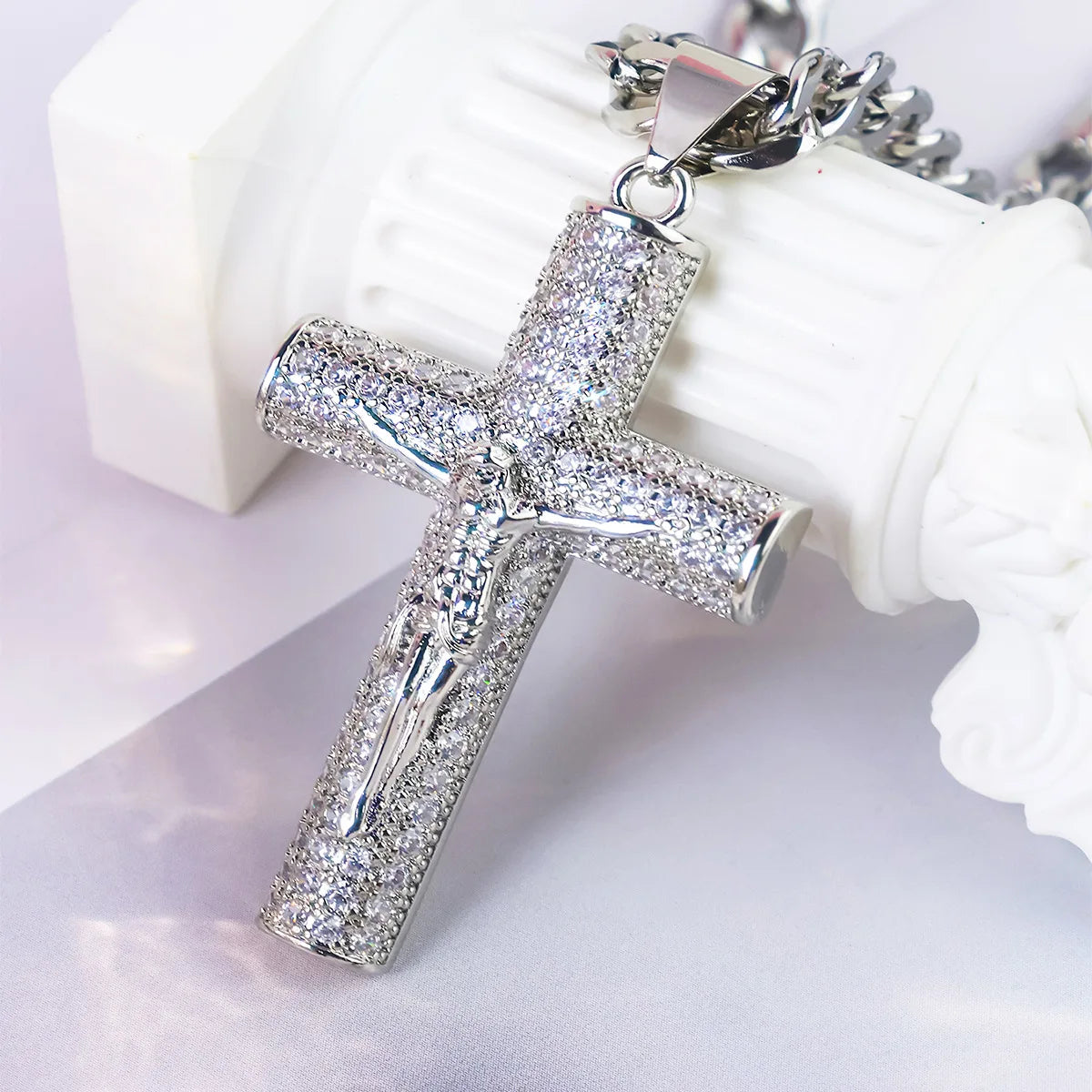 Gold-Plated Cross Necklace for Men Advanced Nanotech Tarnish-Free Cuban Figaro Rope Miami Chains with Jesus Crucifix Pendant