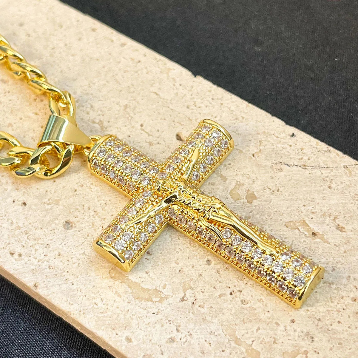 Gold-Plated Cross Necklace for Men Advanced Nanotech Tarnish-Free Cuban Figaro Rope Miami Chains with Jesus Crucifix Pendant